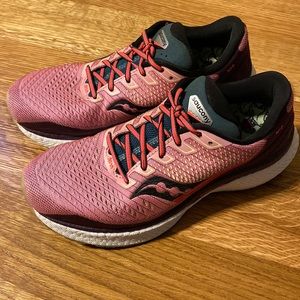 Saucony Triumph 18, Womens size 8